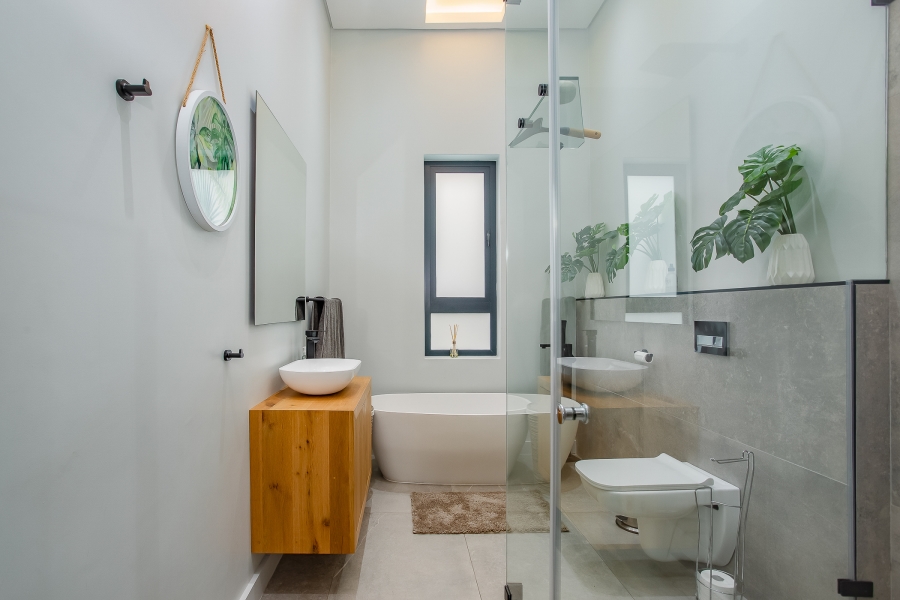 4 Bedroom Property for Sale in Val De Vie Estate Western Cape